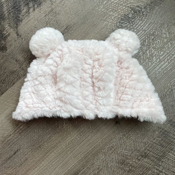 👶🏼NWOT Pink Furry Bear Hat & Booties Set - Picture 3 of 7